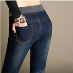 Load image into Gallery viewer, High-Waisted Straight Jeans for Women – All-Season Comfort &amp; Style | Jean droit taille haute pour femme – Confort et style toutes saisons
