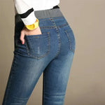 Load image into Gallery viewer, High-Waisted Straight Jeans for Women – All-Season Comfort &amp; Style | Jean droit taille haute pour femme – Confort et style toutes saisons
