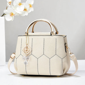 Beaded & Sequined Shoulder Bag – Sac à bandoulière perlé et à paillettes