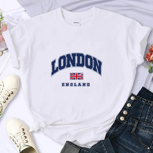Floral Cotton Tee with Appliqué – Everyday Comfort with a Y2K Twist | T-shirt en Coton à Fleurs et Appliqués – Confort Quotidien au Style Y2K