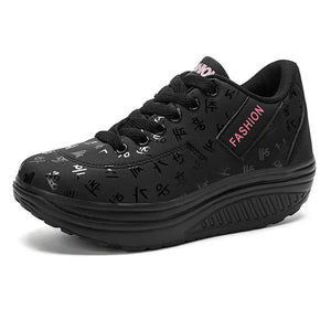 Women’s Lightweight Lace-Up Sneakers | Baskets légères à lacets pour femme
