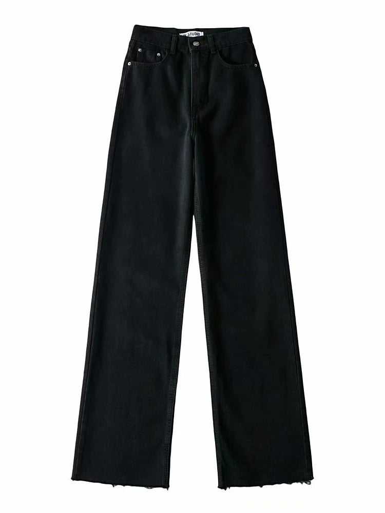 High-Waisted Straight Jeans – Perfect for Fall | Jean droit taille haute – Parfait pour l’automne