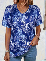 Load image into Gallery viewer, Floral V-Neck Tee / T-shirt à col en V motif floral
