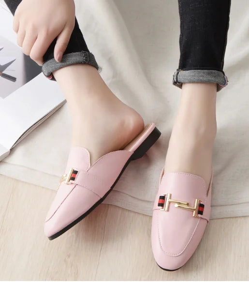 Women’s Chain Detail Flat Mules – Closed Toe Slides