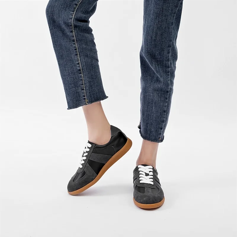 Women's Round Toe Leather Sneakers – Shop at OWNLUXE