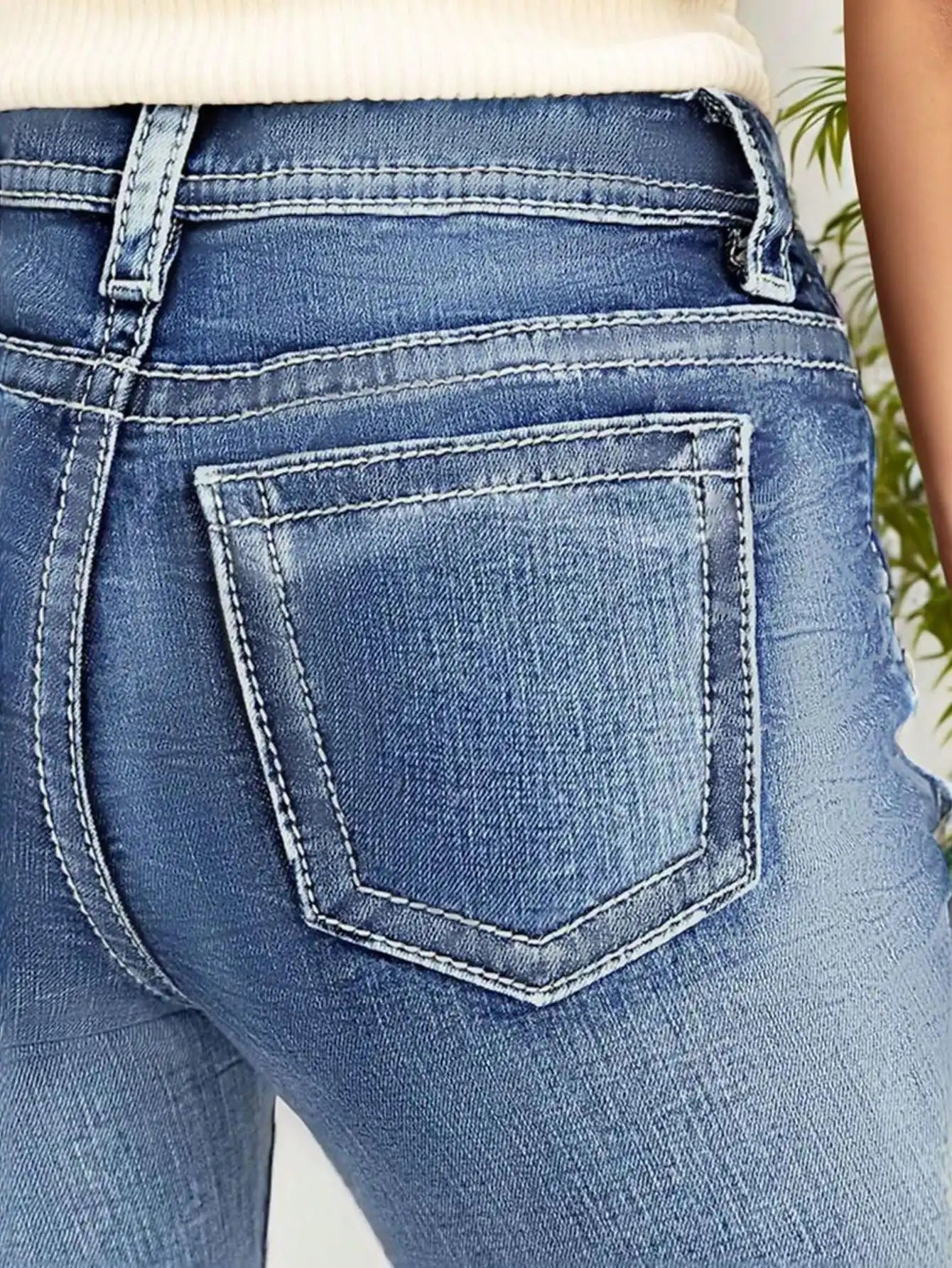 Women's Casual Button Pocket Jeans - Straight Leg Denim Pants