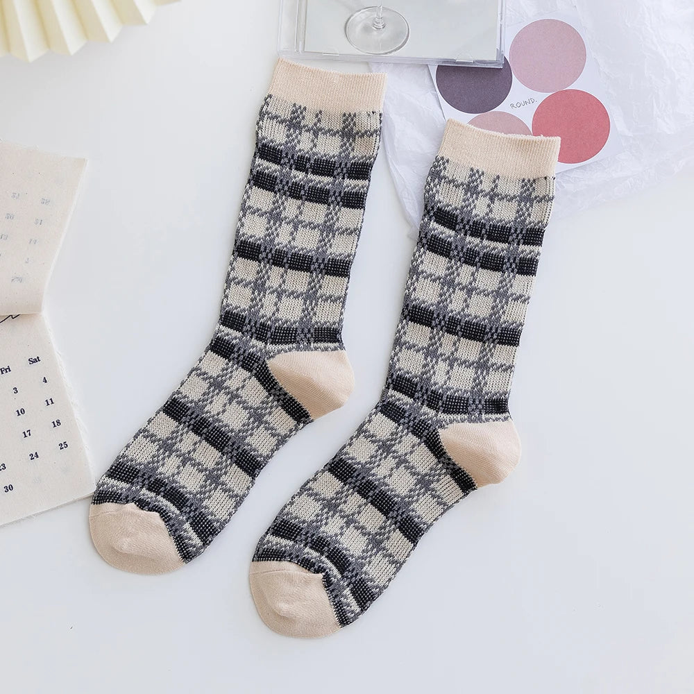 1 Pair Women Socks Spring Autumn Retro Style Men Couple Cotton Socks Flower Stripe Plaid Pattern Solid Colorful Socks EUR 37-43