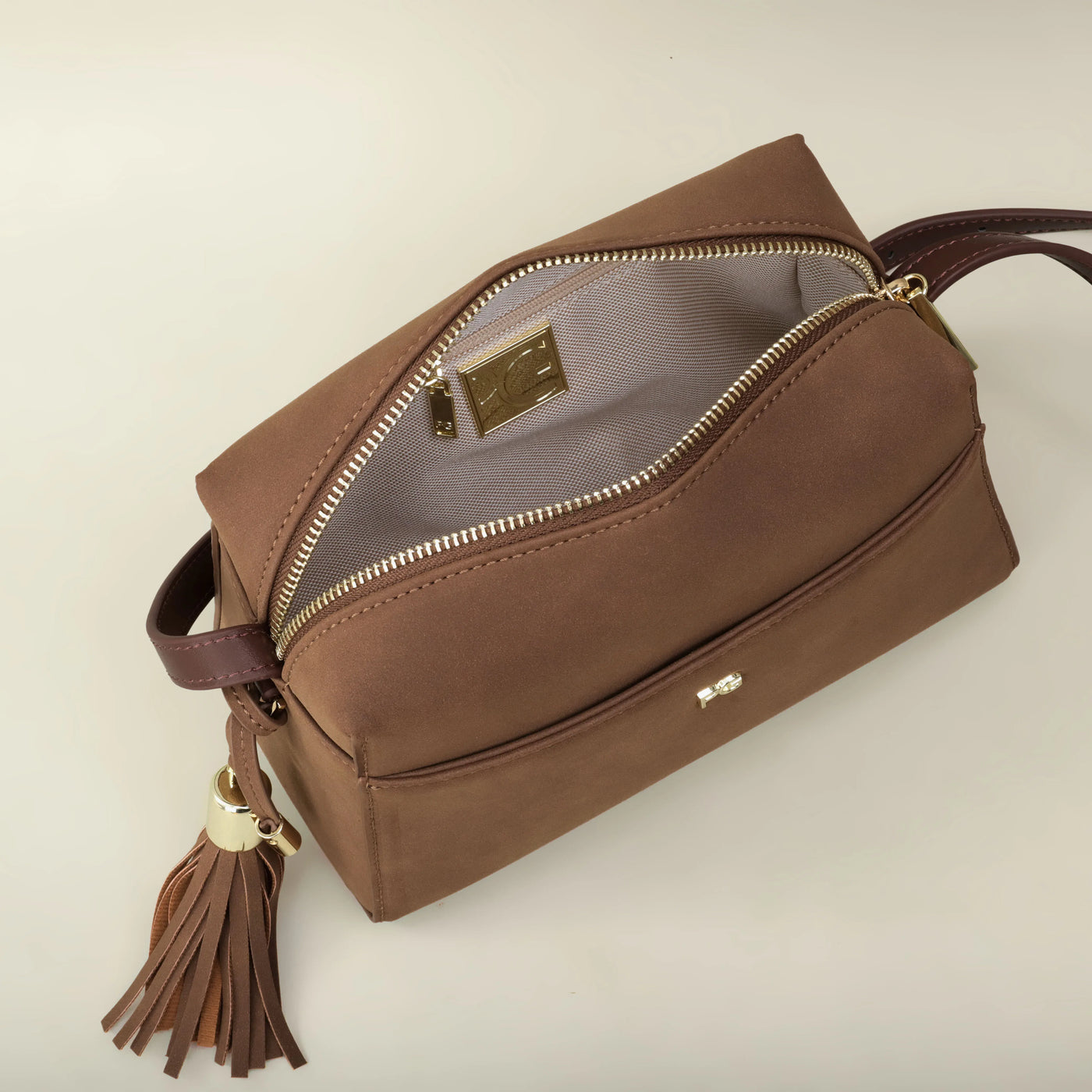 PG Lightweight Fall /Classic 2026 Fashion Design Slash Bag, High-End Minimalist Elegant Women's Square Satchel, Classic Design