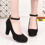 Pointed Square-Heel Pumps / Escarpins à talon carré et bout pointu