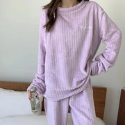 Two-Piece Velvet Pajama Set (Sjt-Green) – Shop at OWNLUXE