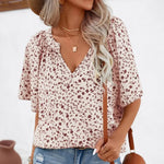 Load image into Gallery viewer, Floral Summer Pullover with Stand Collar – Breezy Fit in Plus Sizes | Haut Estival Fleuri à Col Montant – Coupe Ample Grandes Tailles
