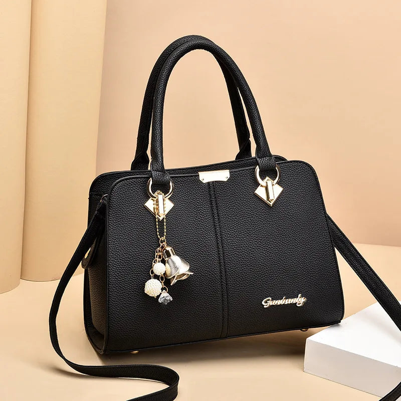 Fashion Tote Bag with Tassel – Stylish & Versatile | Sac Cabas avec Gland – Élégant & Polyvalent