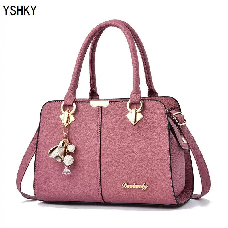 Fashion Tote Bag with Tassel – Stylish & Versatile | Sac Cabas avec Gland – Élégant & Polyvalent