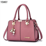 Load image into Gallery viewer, Fashion Tote Bag with Tassel – Stylish &amp; Versatile | Sac Cabas avec Gland – Élégant &amp; Polyvalent
