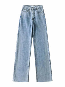 High-Waisted Straight Jeans – Perfect for Fall | Jean droit taille haute – Parfait pour l’automne