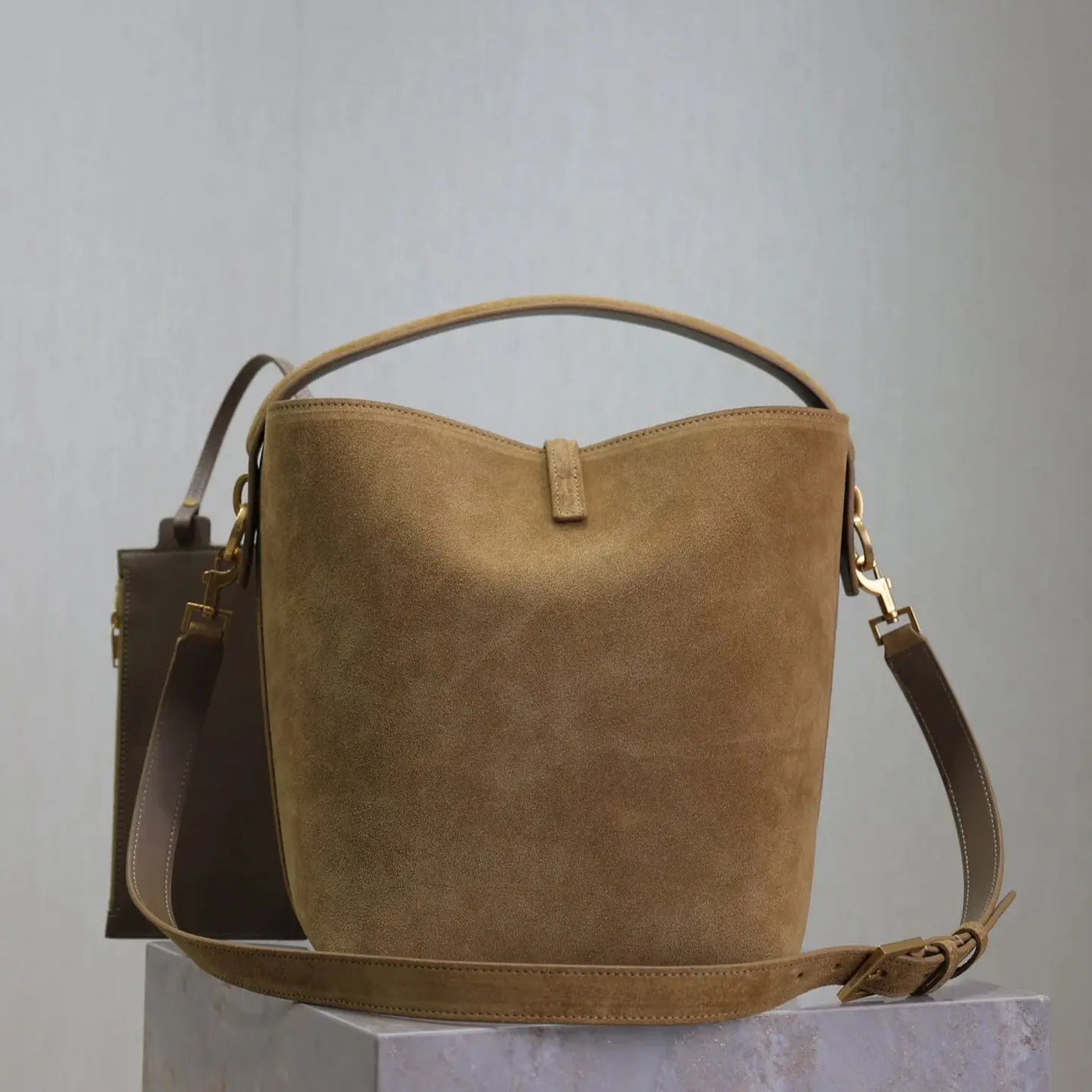 Luxury Designer Bucket Bag – Women's Large-Capacity High-Quality Tote & Messenger