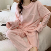 Two-Piece Velvet Pajama Set (Sjt-Green) – Shop at OWNLUXE
