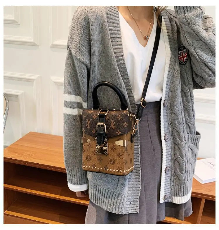 Retro Floral Mini Bucket Bag – Women's Casual Crossbody with Lock Buckle