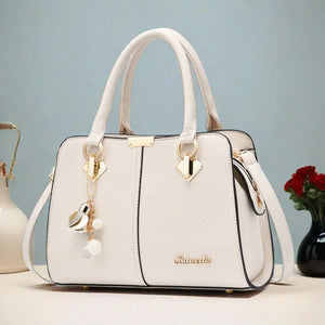 Fashion Tote Bag with Tassel – Stylish & Versatile | Sac Cabas avec Gland – Élégant & Polyvalent