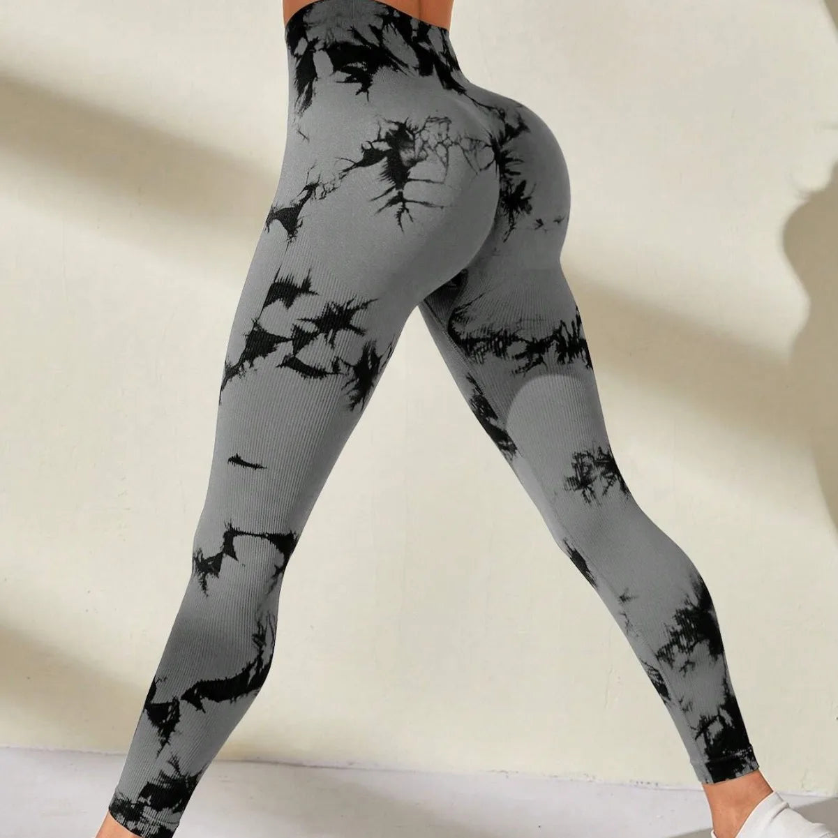 Women’s High-Waist Booty-Lifting Paisley Leggings – Seamless