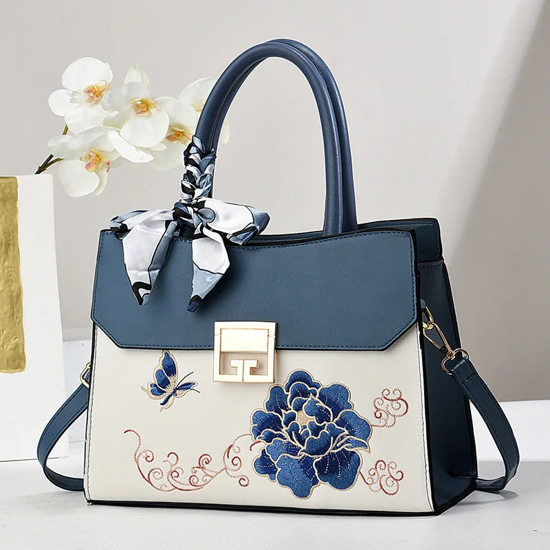 Soft Faux Suede Shoulder Bag | Sac à bandoulière en faux suède doux