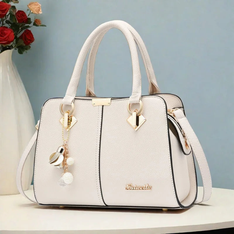 Fashion Tote Bag with Tassel – Stylish & Versatile | Sac Cabas avec Gland – Élégant & Polyvalent