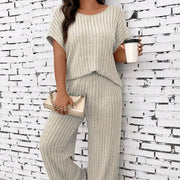 Women's Straight Leg Short Sleeve Plus Size T-Shirt | OWNLUXE