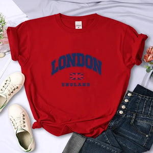 Floral Cotton Tee with Appliqué – Everyday Comfort with a Y2K Twist | T-shirt en Coton à Fleurs et Appliqués – Confort Quotidien au Style Y2K