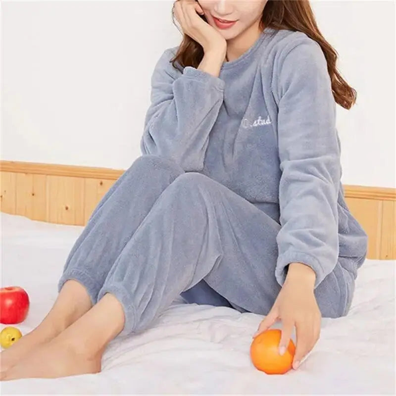 Two-Piece Velvet Pajama Set (Sjt-Green) – Shop at OWNLUXE