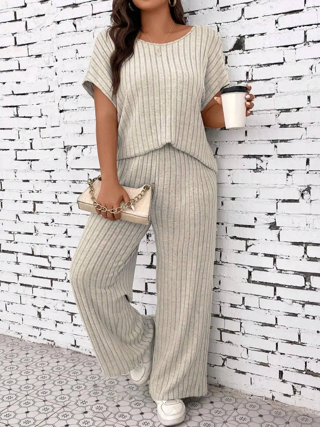 Women's Straight Leg Short Sleeve Plus Size T-Shirt | OWNLUXE