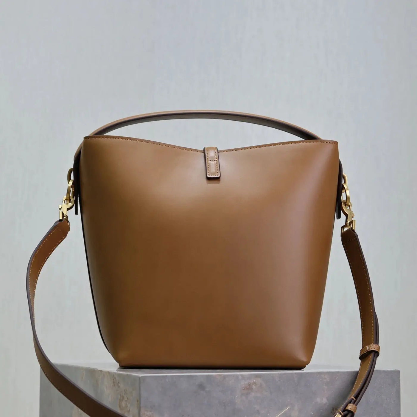 Luxury Designer Bucket Bag – Women's Large-Capacity High-Quality Tote & Messenger
