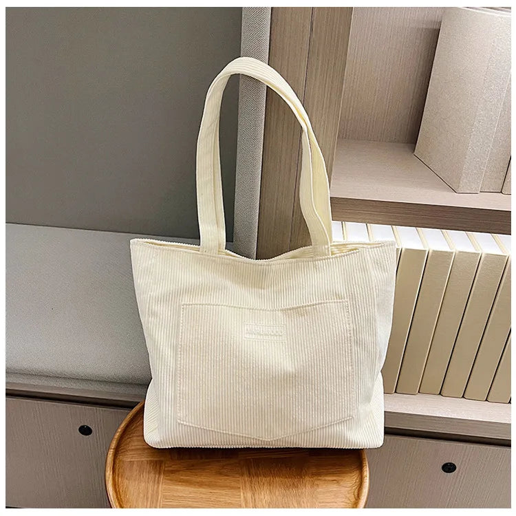 Corduroy Shoulder Bag – Urban Simplicity | Sac d’Épaule en Velours Côtelé – Simplicité Urbaine