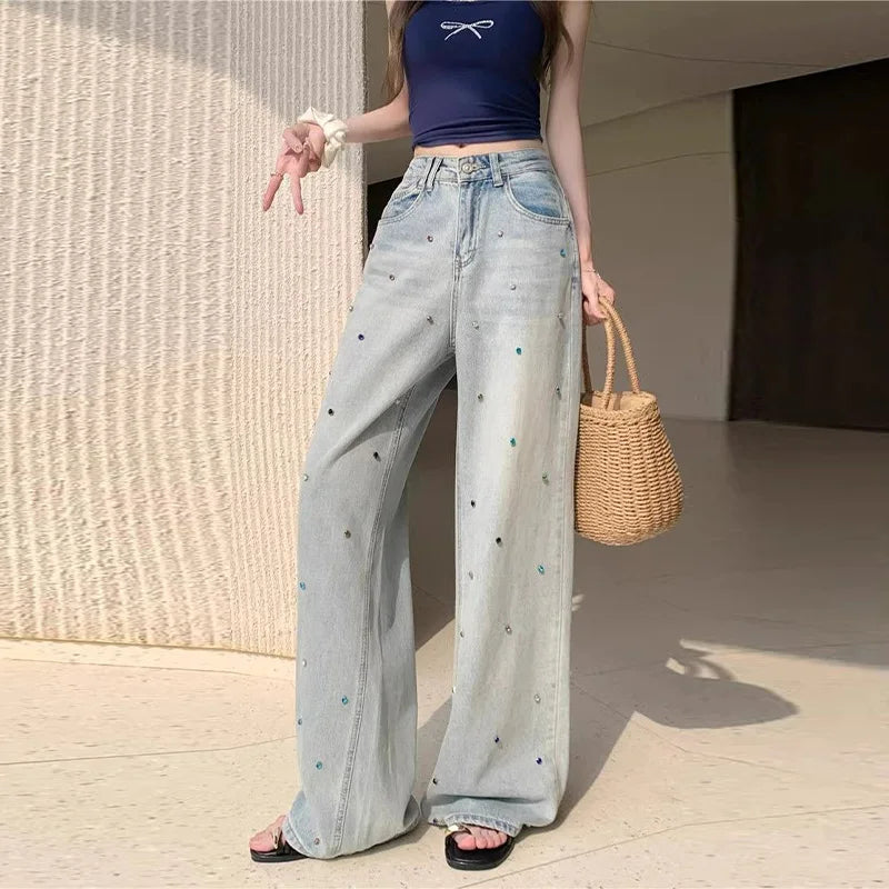 Women’s Light Wash Straight-Leg Jeans – High-Waist Denim