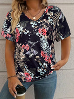 Load image into Gallery viewer, Floral V-Neck Tee / T-shirt à col en V motif floral
