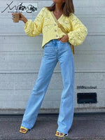 Load image into Gallery viewer, High-Waisted Straight Jeans – Perfect for Fall | Jean droit taille haute – Parfait pour l’automne

