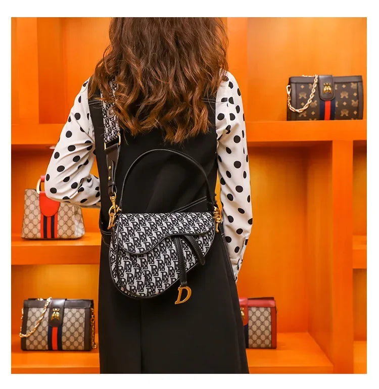 Luxury Women's Clutch Bag – Designer Crossbody Shoulder Purse & Travel Tote