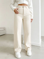 Load image into Gallery viewer, Women's autumn jeans, made of cotton denim, in a beige apricot color, straight-leg, slim fit, high-waisted, elastic waistband
