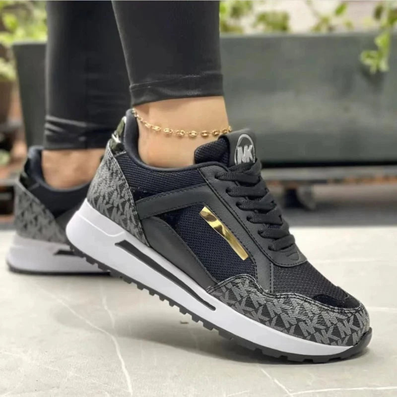 Women's Patchwork Lace-Up Sneakers – Waterproof Mid-Heel Comfort | Baskets à lacets patchwork imperméables pour femme – Talon moyen confortable
