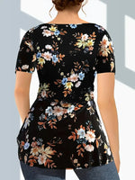 Load image into Gallery viewer, Flowy Summer V-Neck Tee – Plus Size Comfort | Haut Estival à Col en V – Confort Grande Taille
