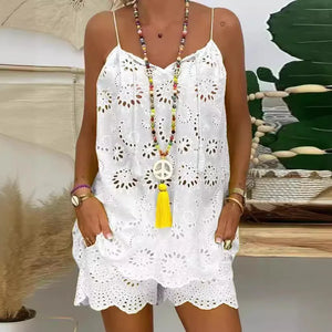 Effortless Knee-Length Casual Pants – TAT Woven with Elegant Hook Flower Accents