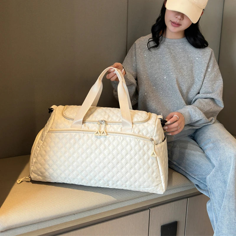 Oxford Diamond Lattice Travel Tote – Stylish Weekender with Distinctive Pattern