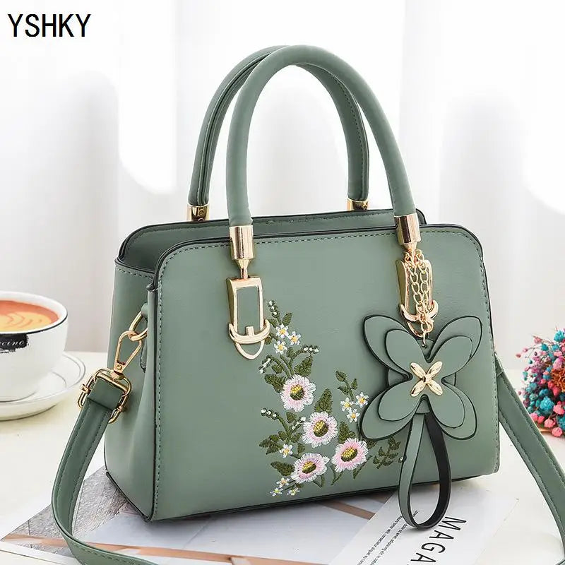 Large Capacity PU Leather Bucket Bag – Structured Shoulder Handbag with Hasp Closure