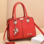 Load image into Gallery viewer, Fashion Tote Bag with Tassel – Stylish &amp; Versatile | Sac Cabas avec Gland – Élégant &amp; Polyvalent
