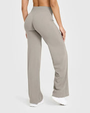 Mid-Waist Yoga Pants – Straight Leg Active