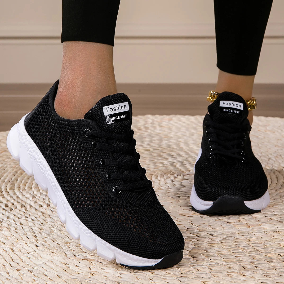 Breathable Mesh Running Shoes for Women – Lightweight Stability Trainer Chaussures de course en maille respirante pour femmes – Stabilité légère