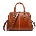 Load image into Gallery viewer, Classic Leather Shoulder &amp; Handbag – Sac à bandoulière et à main en cuir classique
