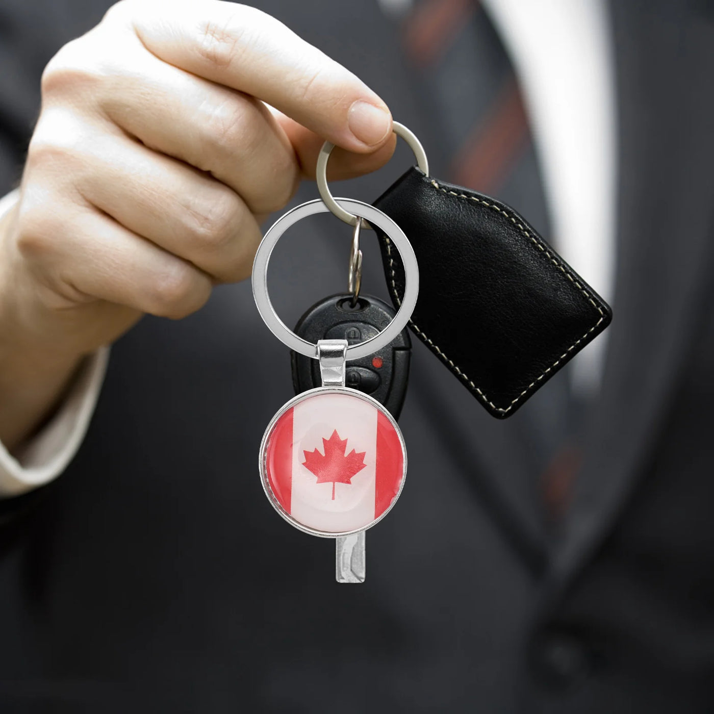 2pcs Canada Flag Keychains - Mini Metal Key Rings for Backpack & Luggage Decoration