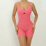 Load image into Gallery viewer, Seamless Performance Yoga Tank Top | Débardeur de Yoga Sans Coutures Haute Performance
