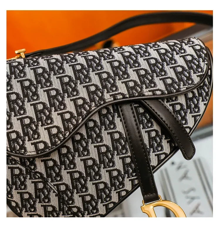 Luxury Women's Clutch Bag – Designer Crossbody Shoulder Purse & Travel Tote