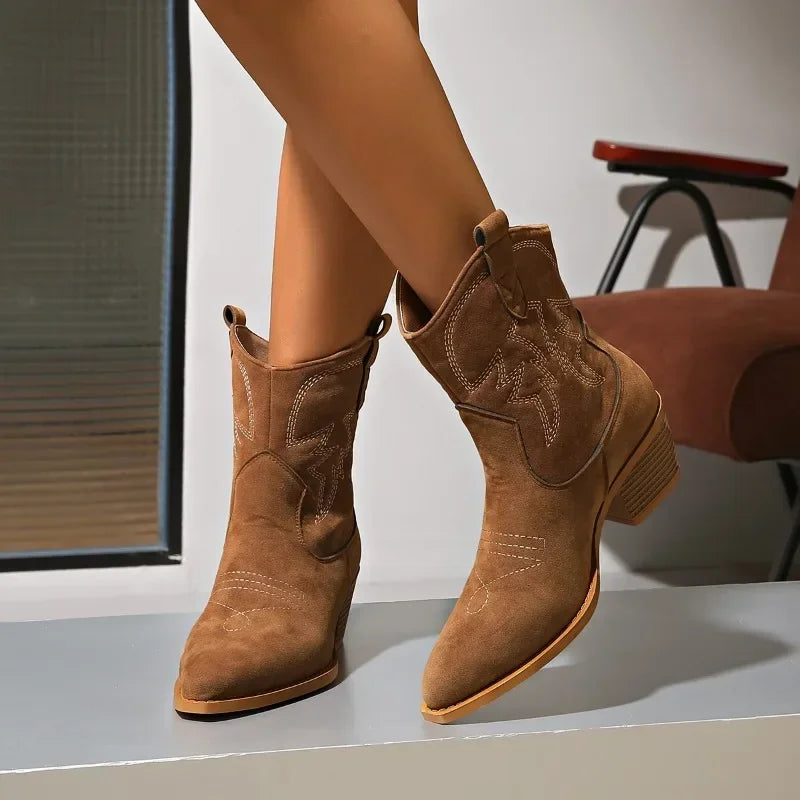 Women’s Modern Winter Boots / Bottes d’Hiver Modernes pour Femmes